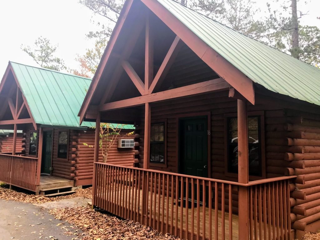 log cabins at historic banning mills