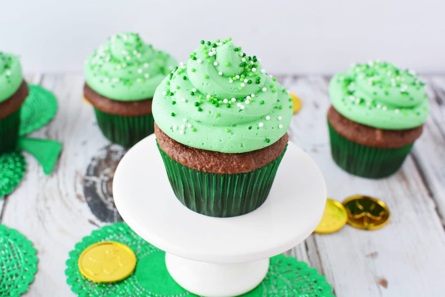 Irish cream cupcakes, bailey's Irish cream cupcakes, Irish cream chocolate cupcakes, cupcakes for st. patties day, St Patricks day recipes