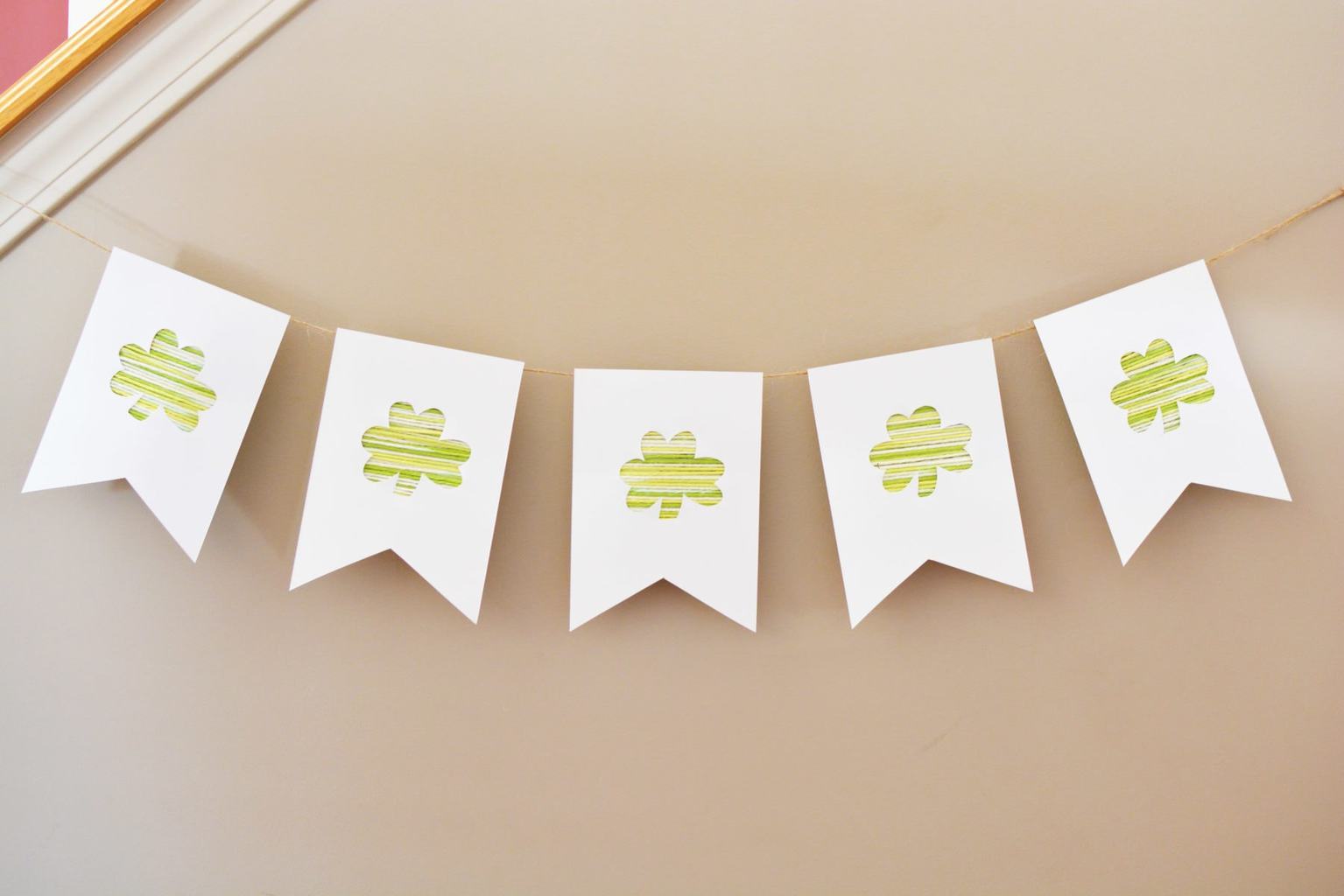 Are you ready for something incredibly cute for St. Patrick’s Day? This DIY St. Patrick’s Day Banner and Homemade Bunting is super easy to make. It doesn’t take many supplies to make this craft, but it’s a whole lot of fun.
