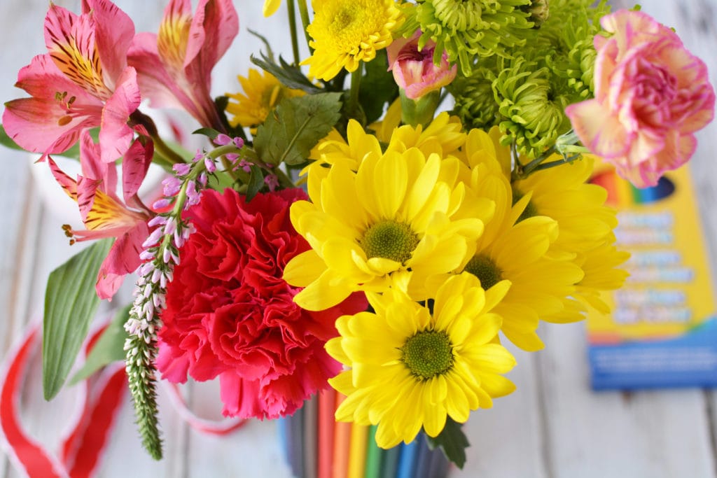 teacher gift ideas, diy gifts for teachers, teacher diy gift, flower vase made out of colored pencils