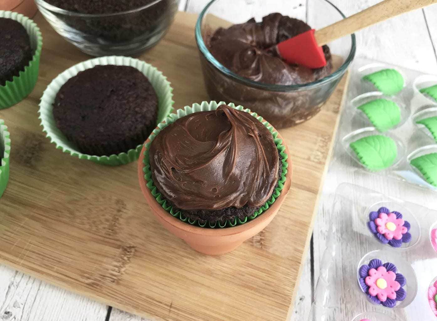 Flower-Pot-Cupcakes-2