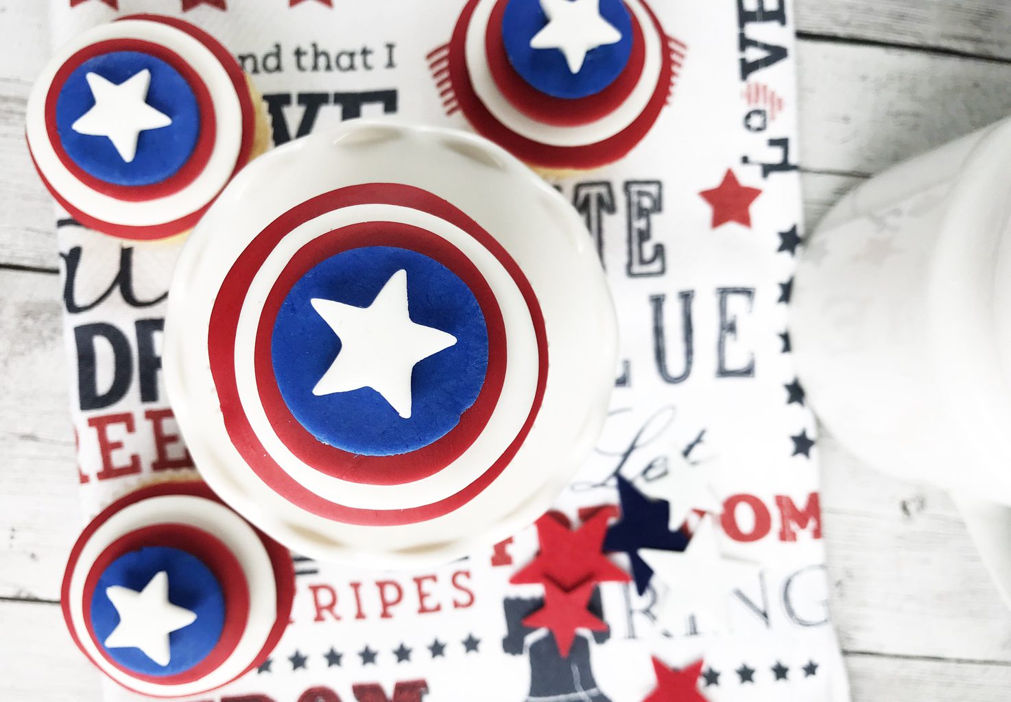 captain-america-cupcakes-patriotic