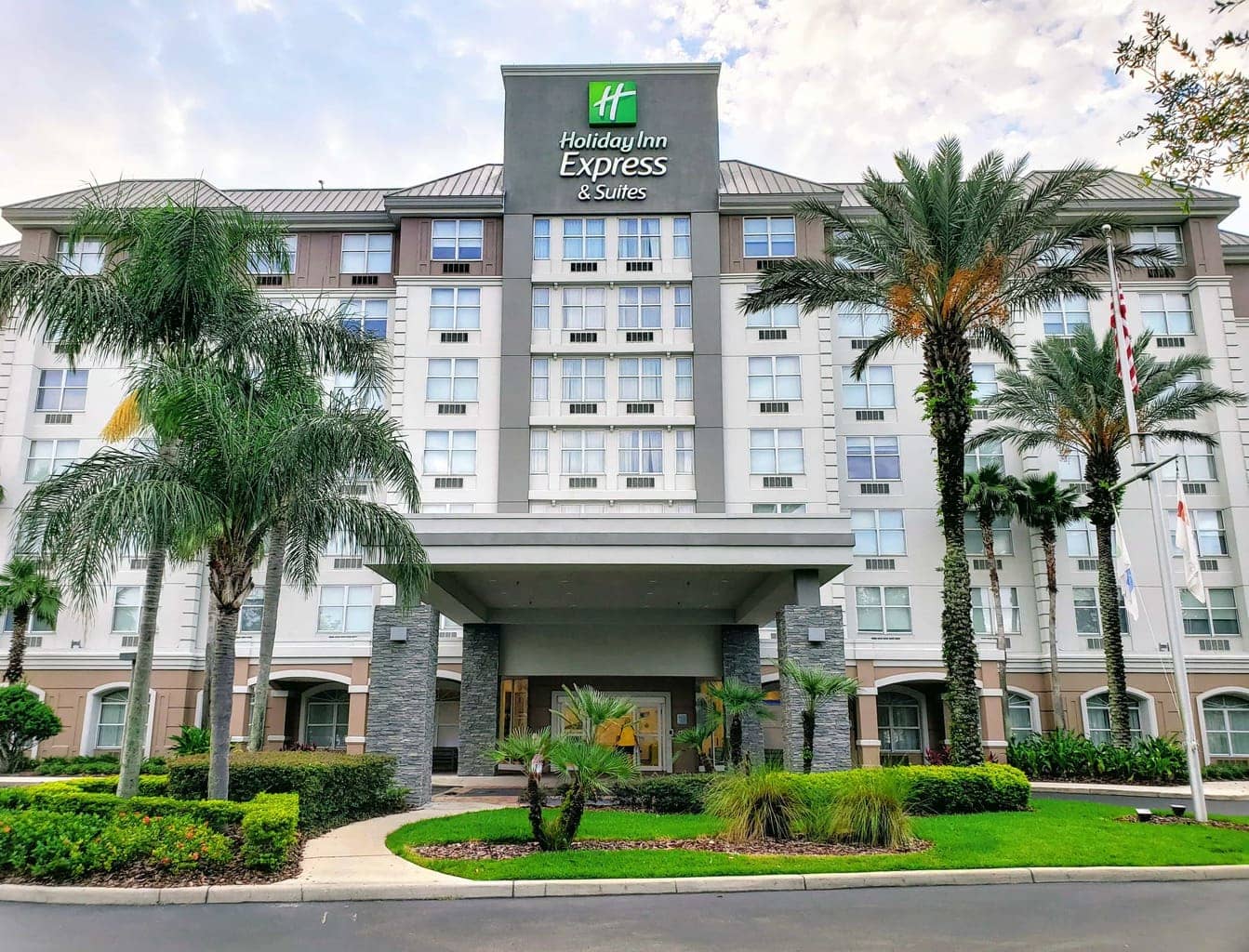 Holiday Inn Express & Suites in Kissimmee, Affordable Hotels near Disney World