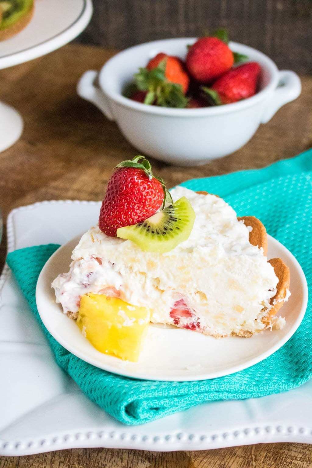 no-bake-tropical-cream-pie-strawberries-12