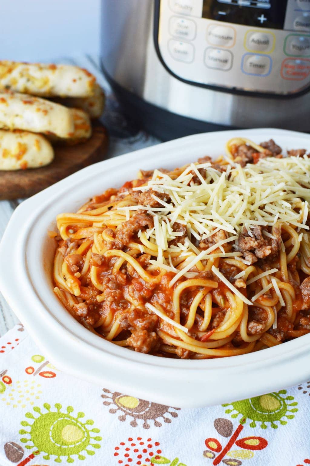This simple Instant Pot Spaghetti With Italian Sausage recipe not only tastes amazing, it literally takes 10 minutes for everything from start to finish.