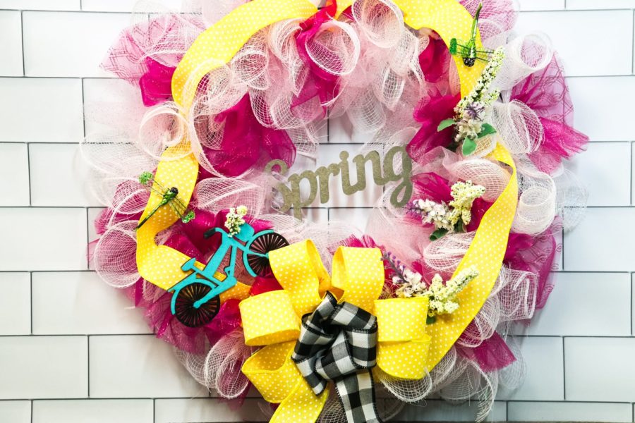 How To Make Deco Mesh Wreaths: Step by Step Intructions