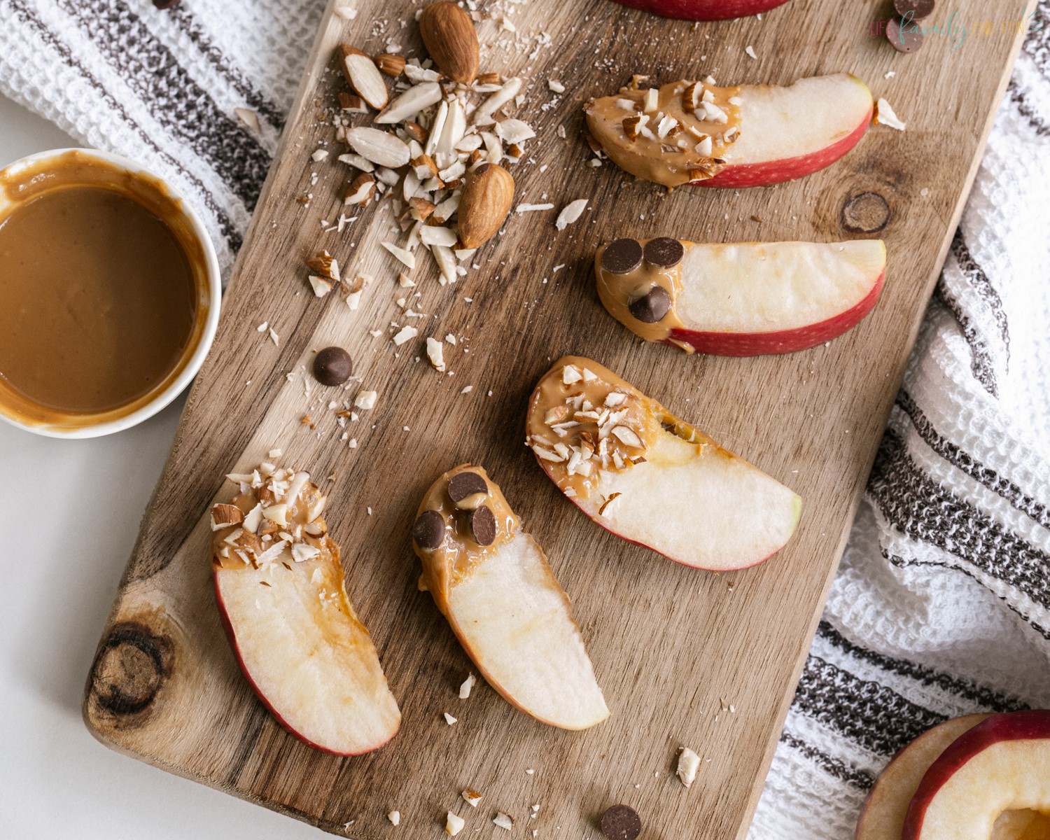 Apple Slices with Peanut Butter - how to prepare