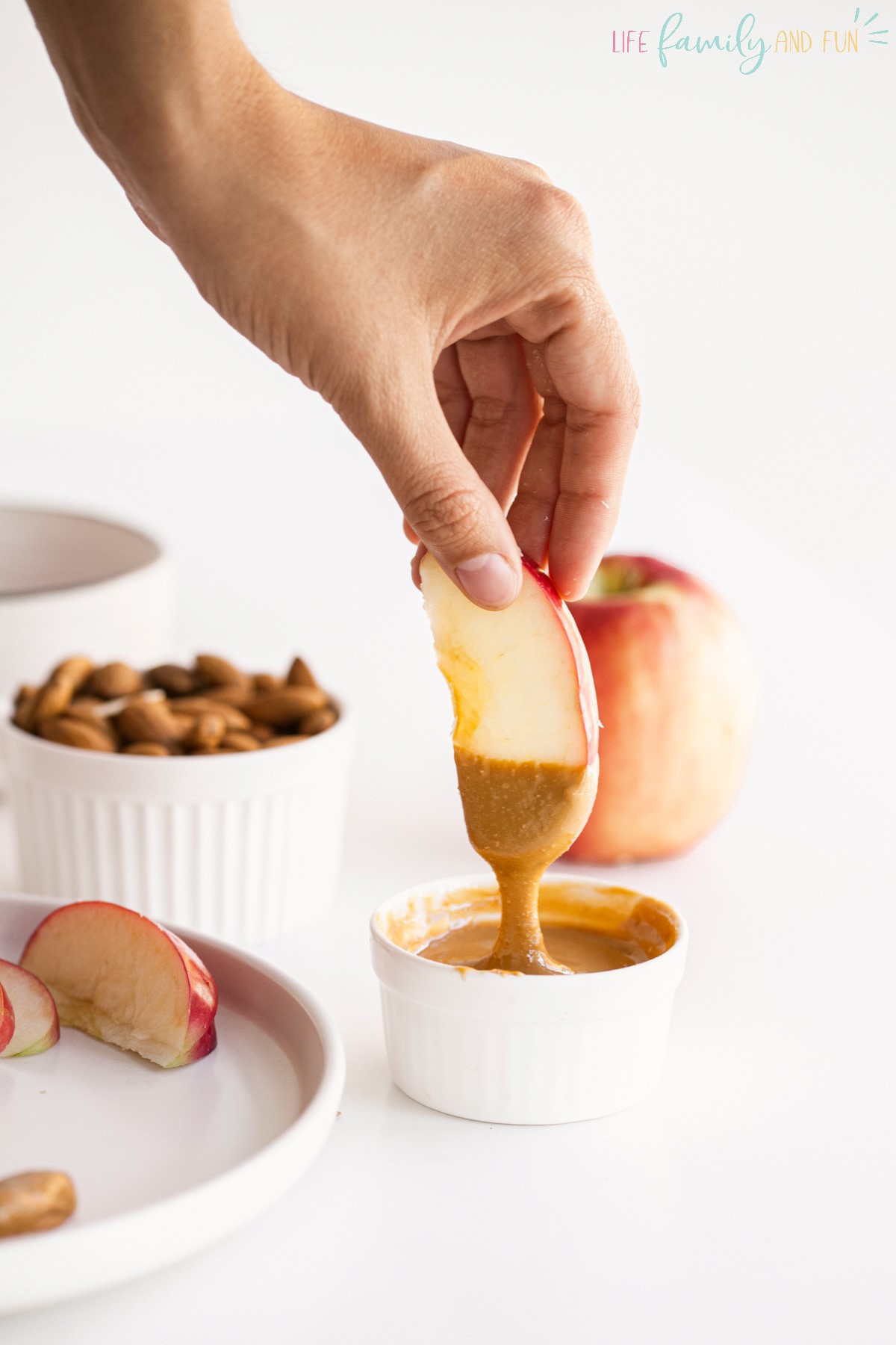 Apple Slices with Peanut Butter - recipe