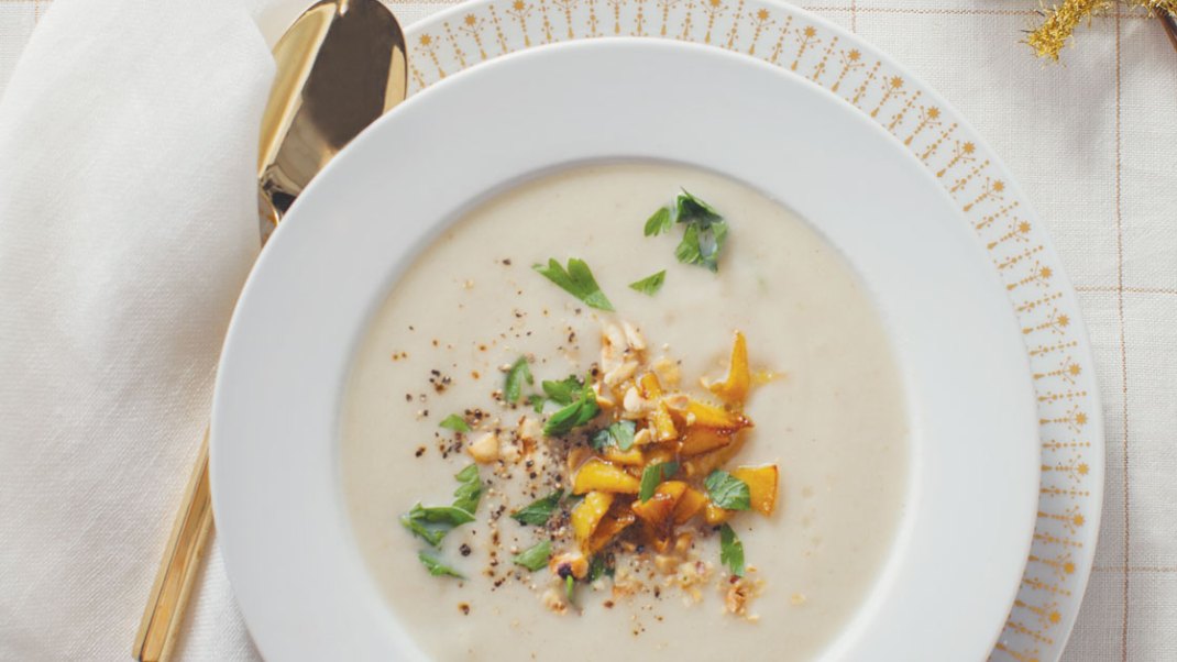 Cauliflower Soup with Caramelized Apples and Hazelnuts