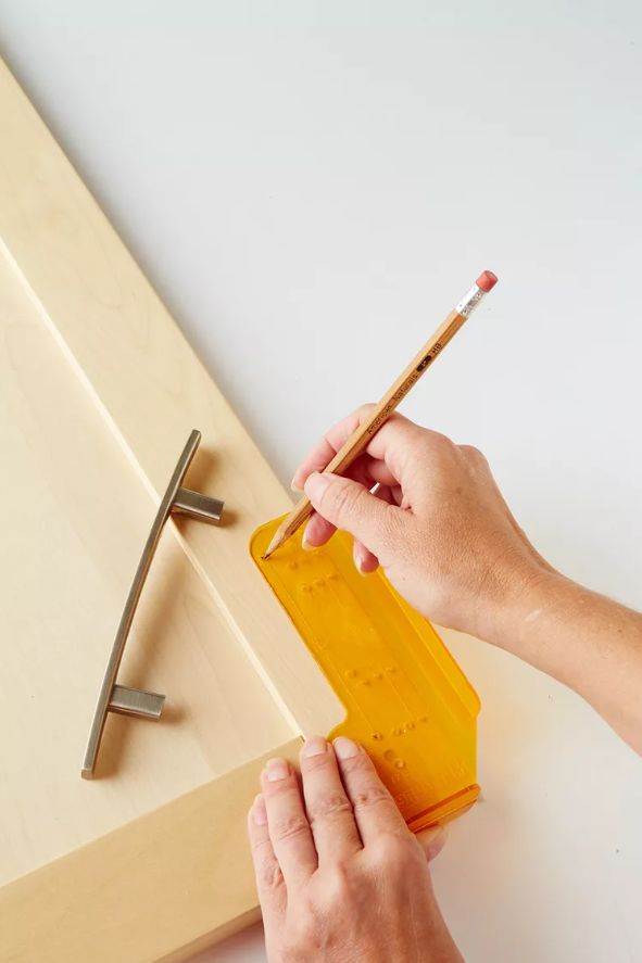 Change Your Cupboard Hardware