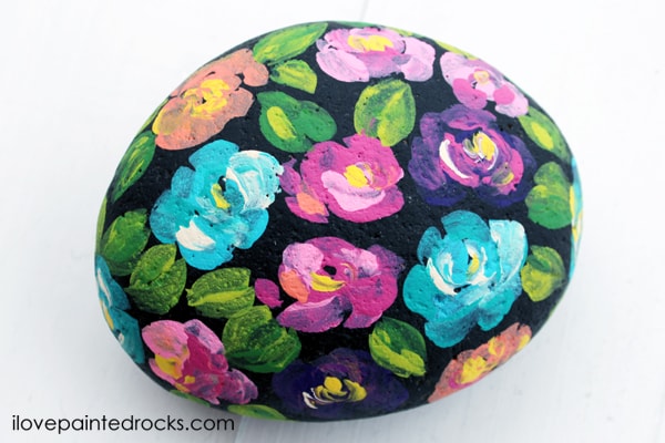 Easy Flower Painted Rock Tutorial for Beginners