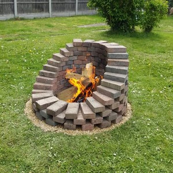 Diy Brick Fire Pits 15 Inspiring, How To Build A Patio For Fire Pit