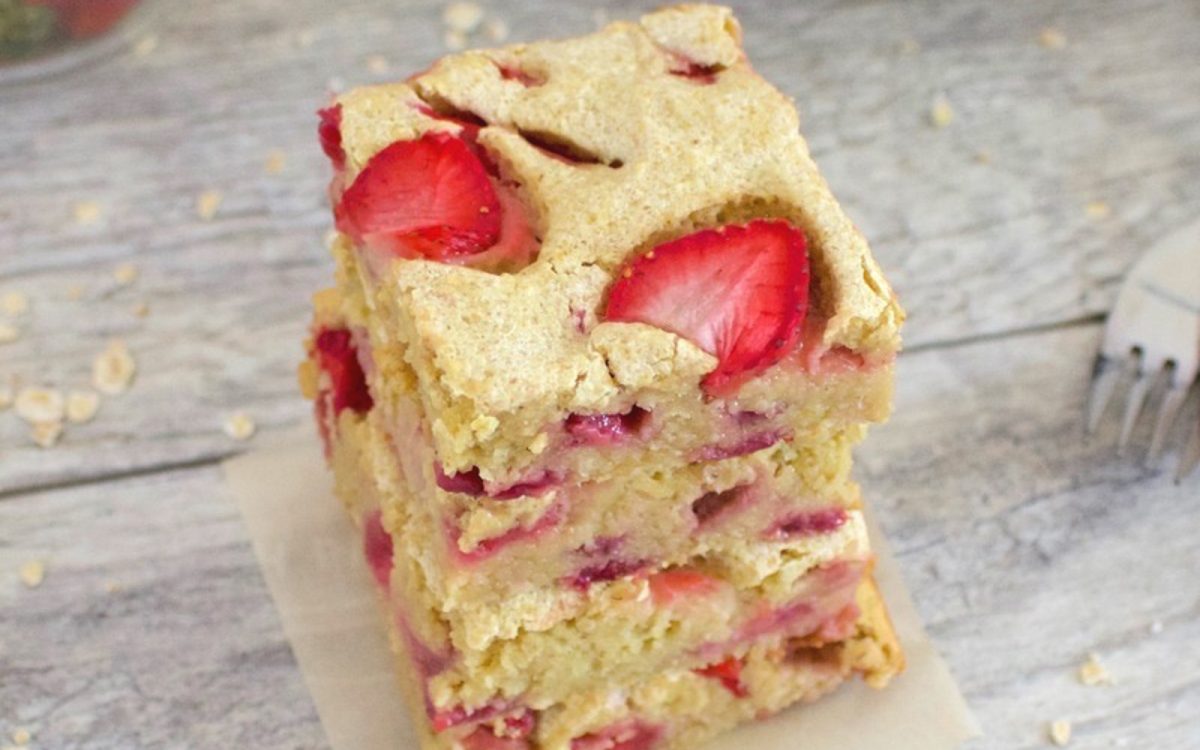 Healthier Strawberry Shortcake Bars
