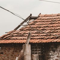 How to Tell if Your Roof Needs Repair or Full Replacement