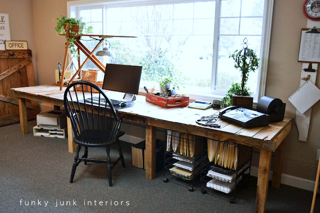 Long Pallet Desk-Table