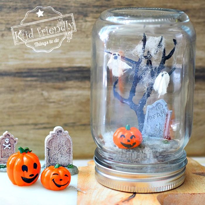 Mason Jar Halloween Displays
