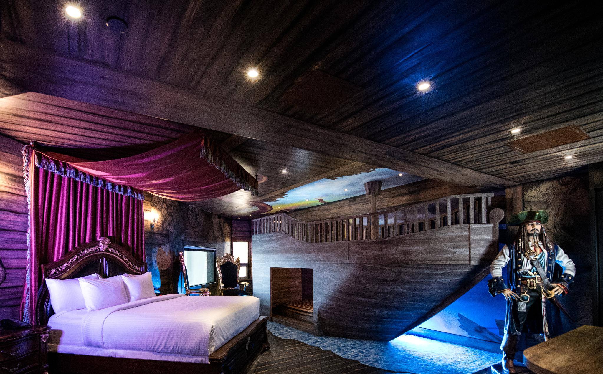 Pirate Room at Fantasyland Hotel