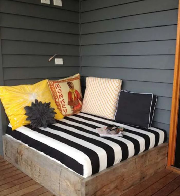 Porch Lounge Bed