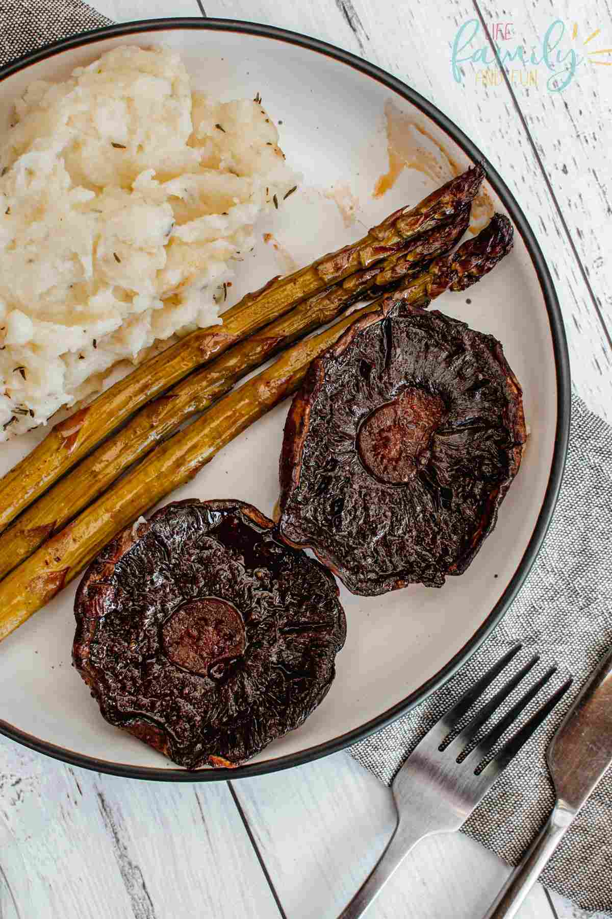 Portobello Steaks with Mashed Potatoes easy recipe