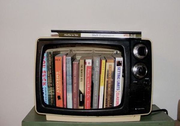 Retro TV Bookshelf