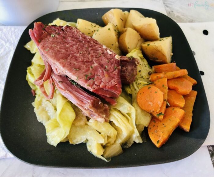 Slow-Cooker-Corned-Beef-Cabbage