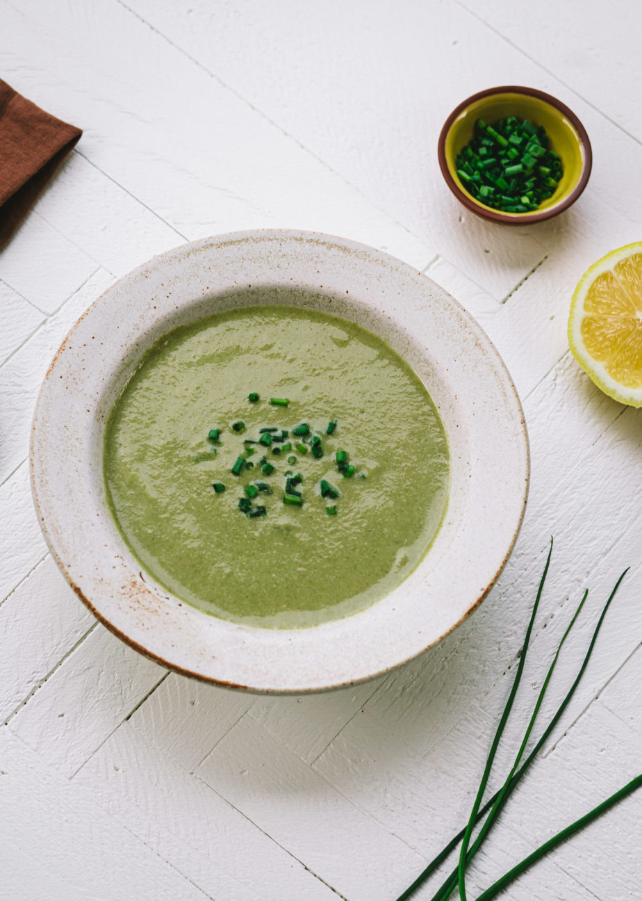 Spinach and Roasted Cauliflower Soup with Leeks