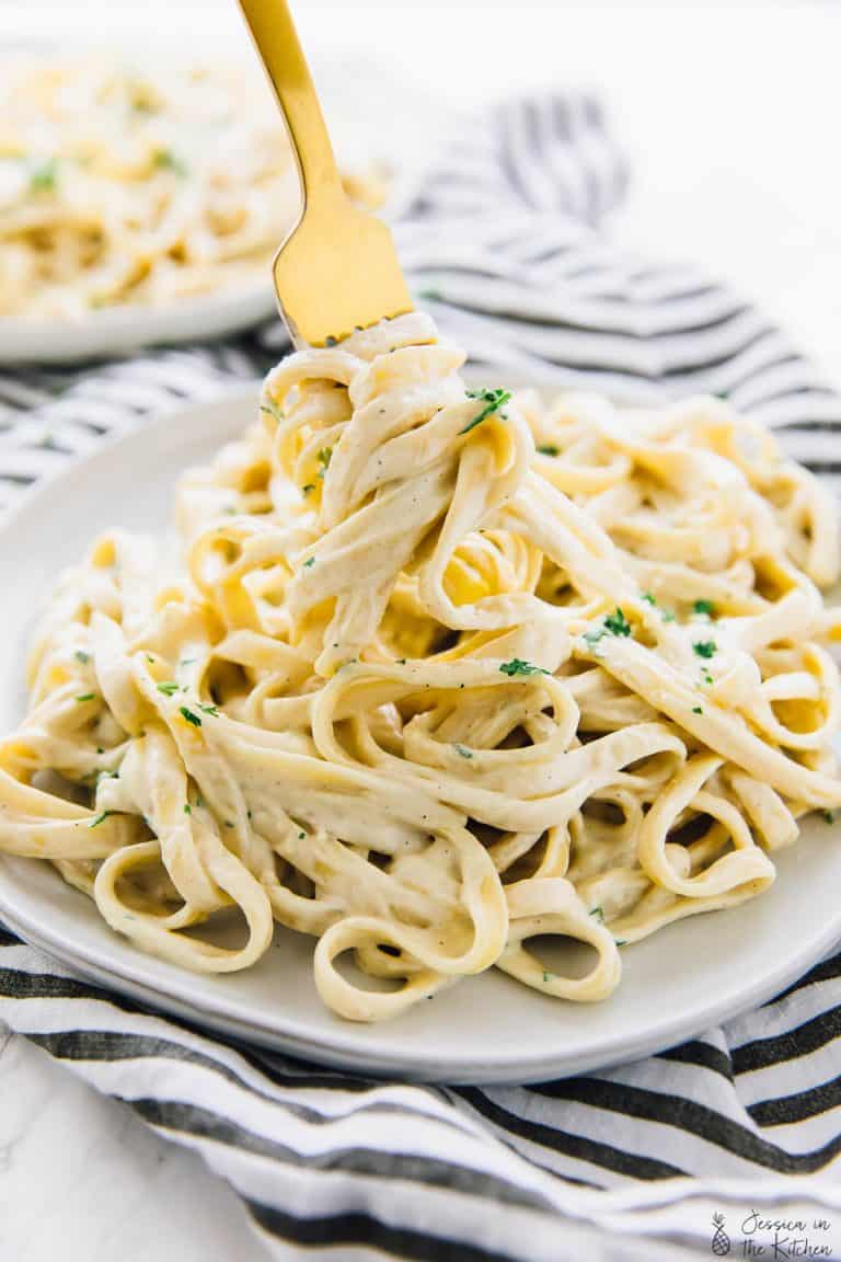 Vegan Garlic Alfredo Pasta