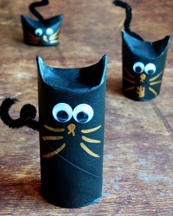 halloween crafts for kids from reused toilet paper rolls as black cats