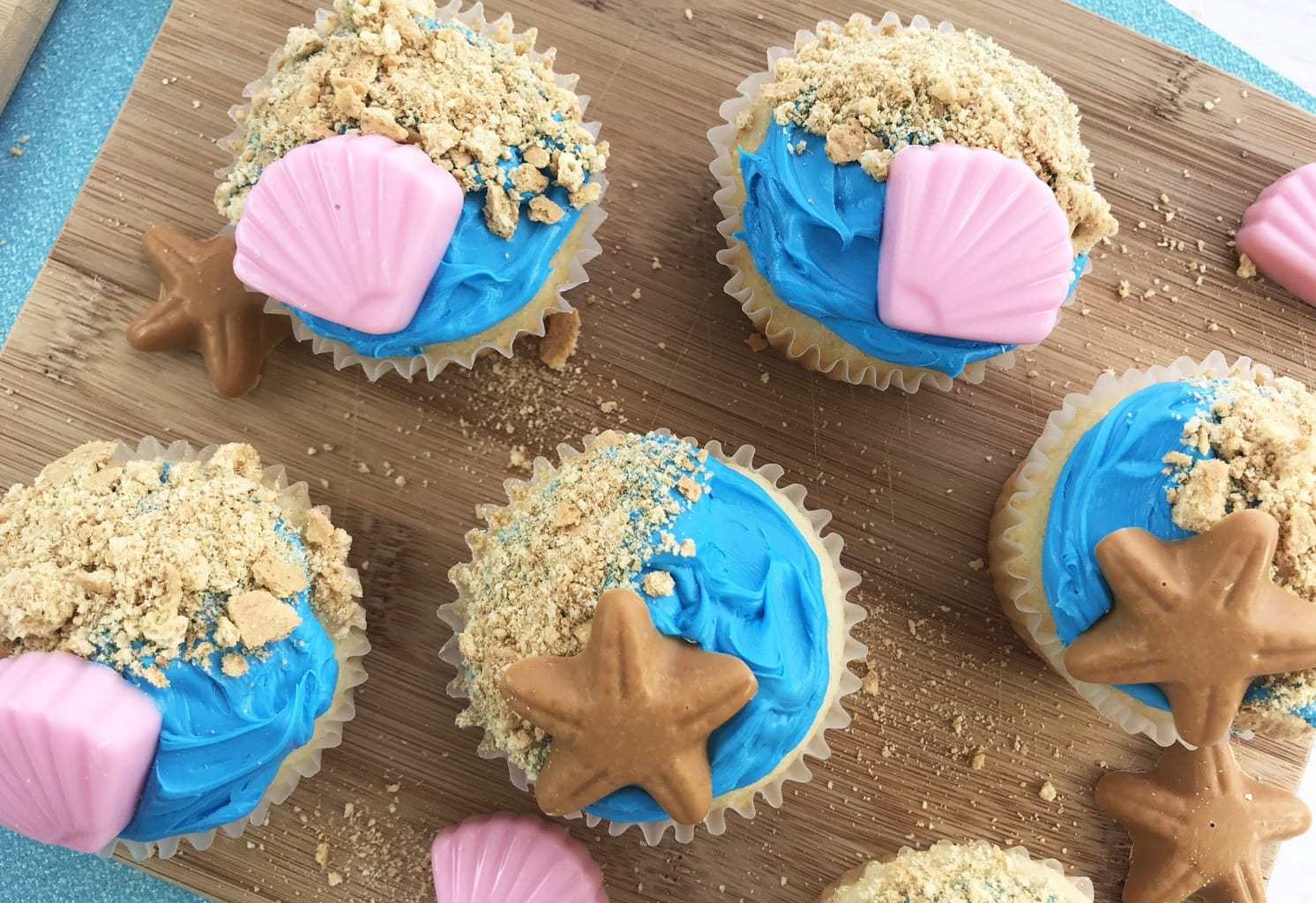 beach themed cupcakes