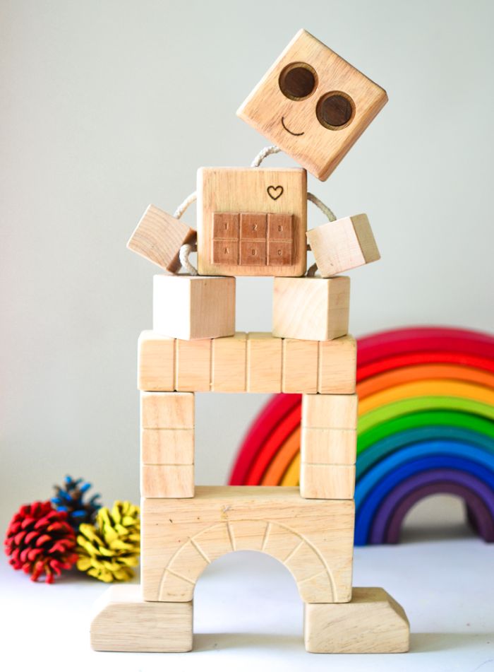 wood-robot-toy